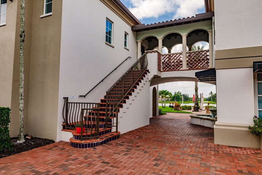 Building Photo - 3150 Village Walk Cir
