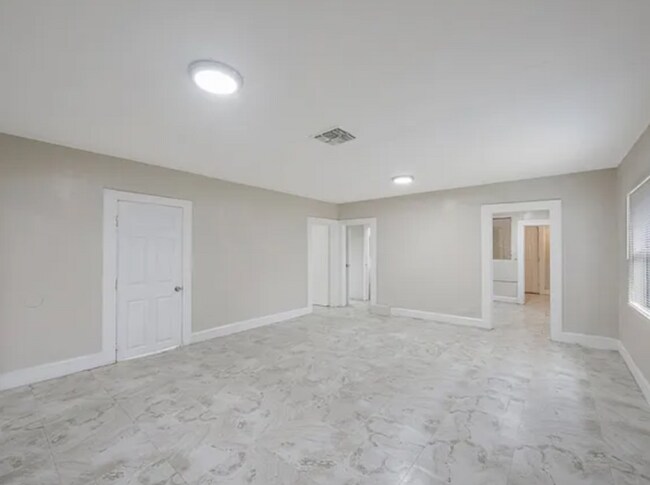 Building Photo - 235 35th St S