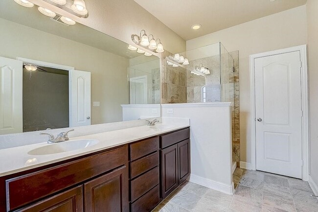 Building Photo - 2518 Adam Ln