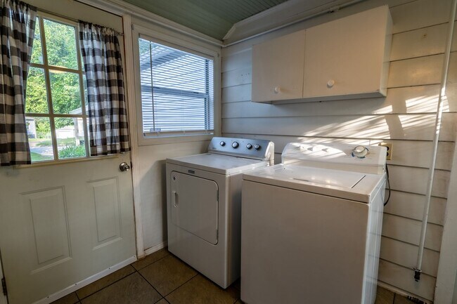 Building Photo - Charming 2 bed 1 bath in midtown Tulsa!