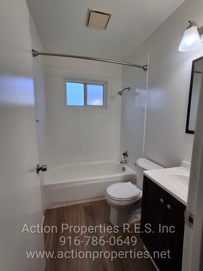 Building Photo - Antelope R.V. Parking, Single Story: Large Yard: RV Parking: 3 Bed, 2 Bath - Foothill Farms/Antelope