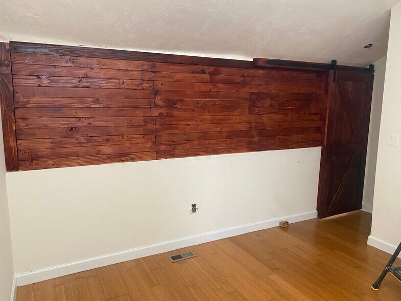 Building Photo - 1860 Nekoma Ct