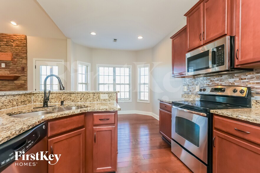 Building Photo - 3724 Windhaven Ct