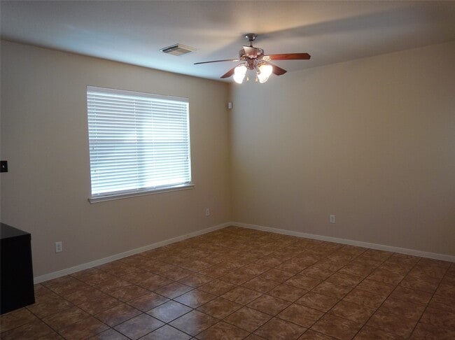 Building Photo - 14435 Long Meadow Dr