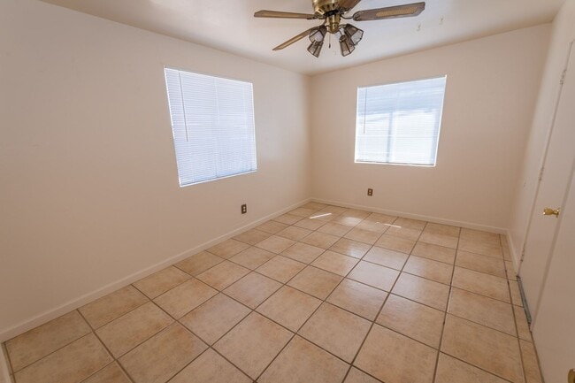 Building Photo - 4 Bedroom, 1½ Bath Home with Central A/C, ...