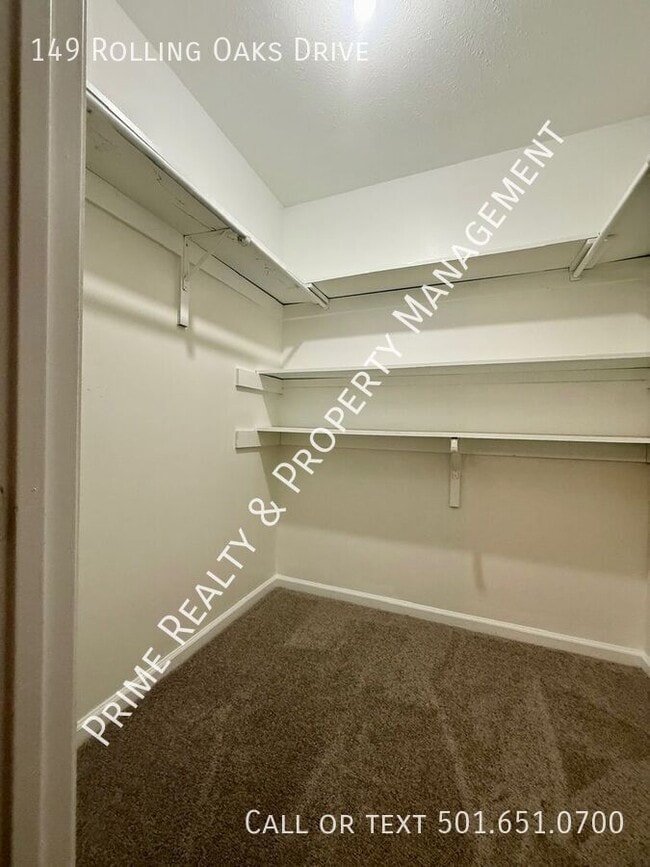 Building Photo - 149 Rolling Oaks Dr