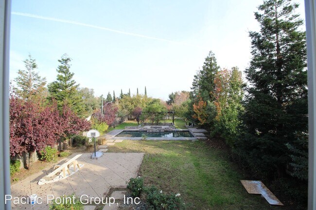 Building Photo - 5 br, 2.5 bath House - 2731 Zinfandel Ct