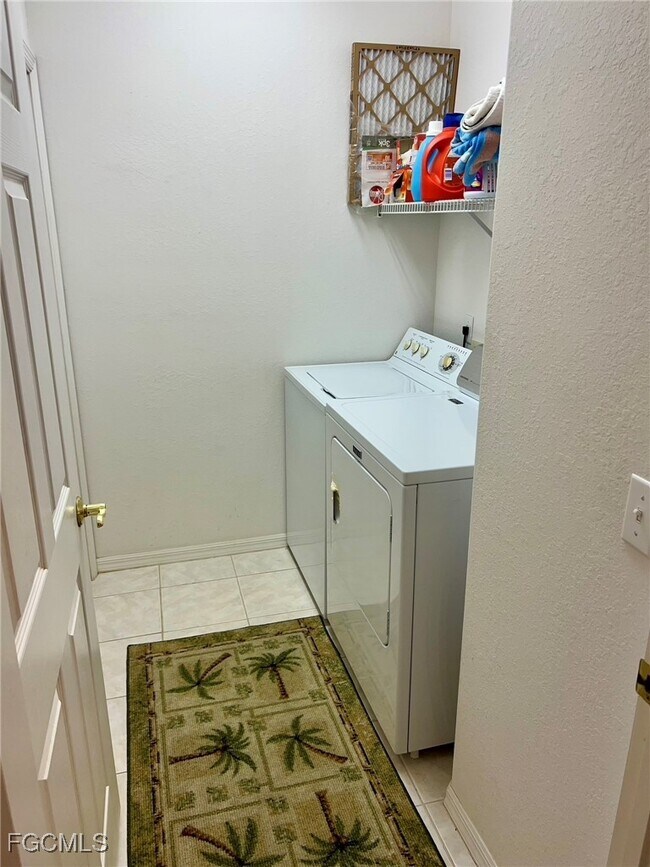 Building Photo - 20061 Sanibel View Cir