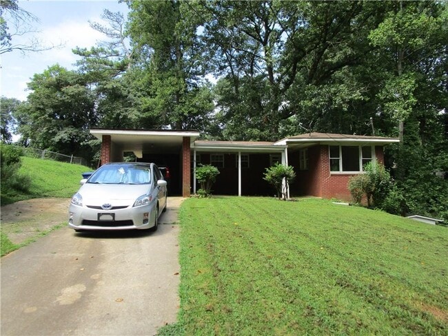 Building Photo - 1147 Enota Cir NE