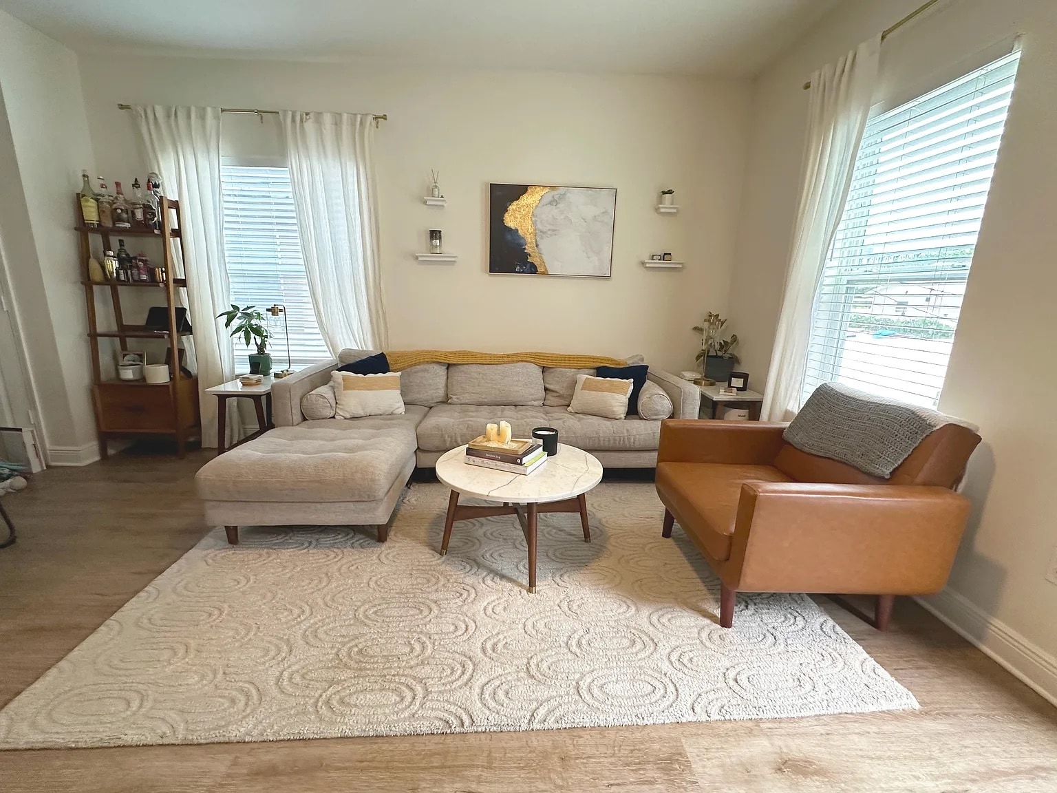 Living Room - 1736 W Walnut St