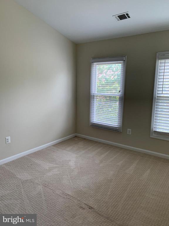 Building Photo - 1569 Templeton Pl