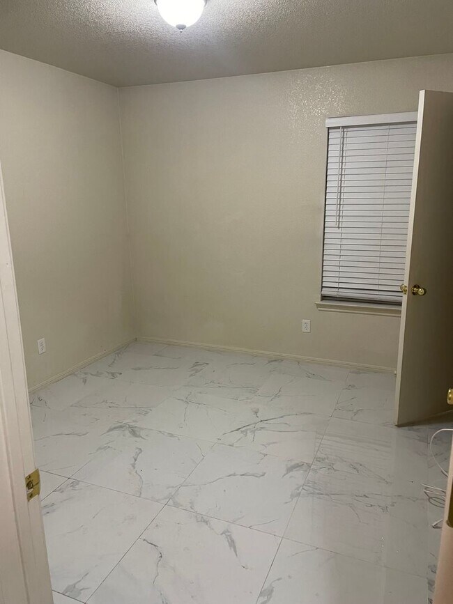 Building Photo - 2917 Sunflower Trail