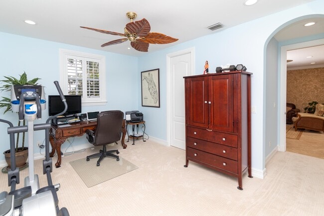 Building Photo - 920 Lago Mar Ln