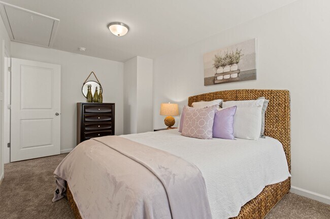 Building Photo - Your New Home Awaits — Enjoy 1 Month FREE at Arbor Mill