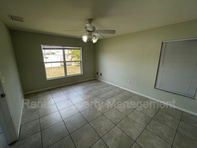 Building Photo - 1821 SW 22nd Ln