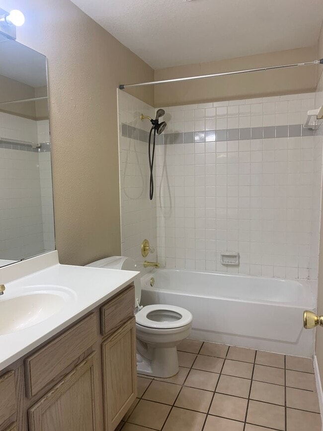 Building Photo - 1815 Pontotoc