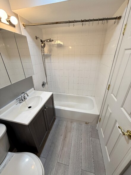 Building Photo - 1505 S Canford Cliffs Dr