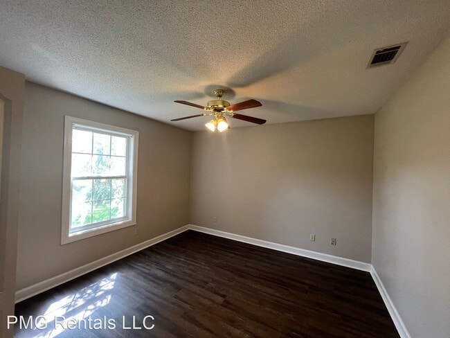 Building Photo - 4 br, 2 bath House - 1001 Chase Ct