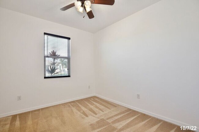 Building Photo - Beautiful 3/ 2 Home with a 2 Car Garage and a Water view- St Cloud!