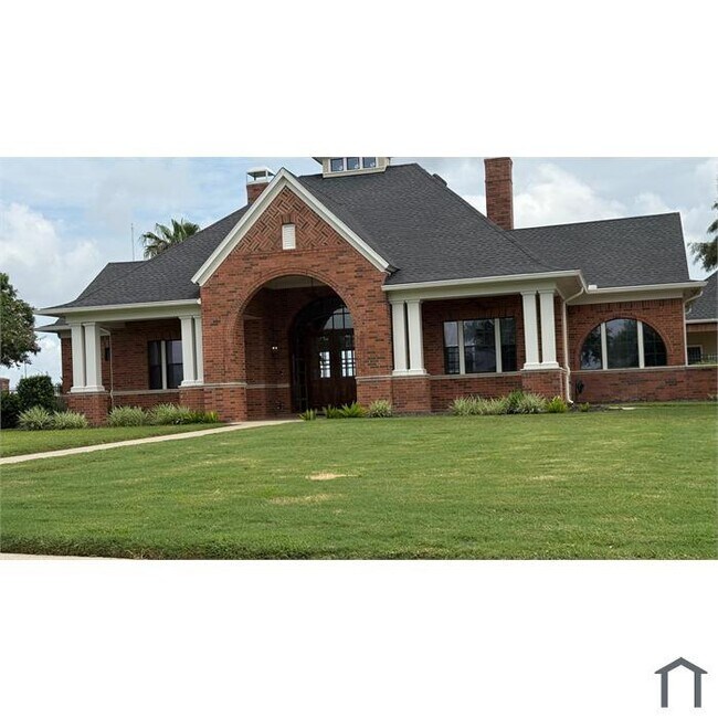 Building Photo - 2007 Casterly Ct