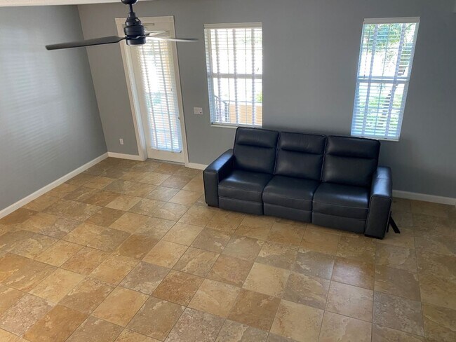 Building Photo - 1567 Napoli Dr W