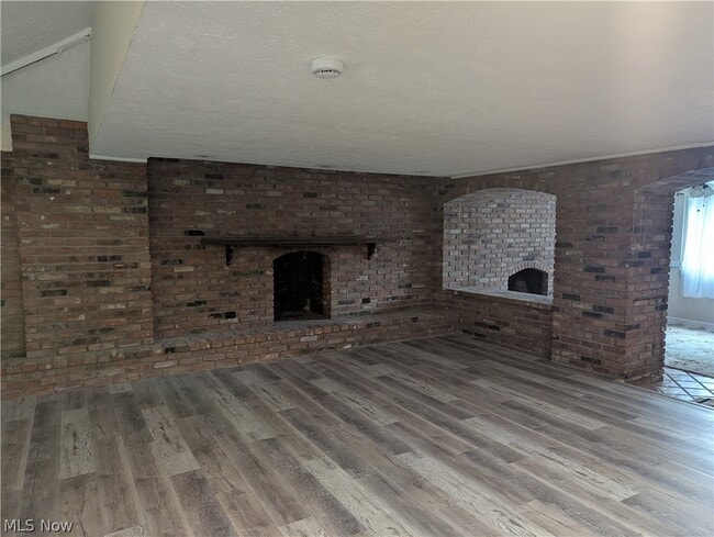 Building Photo - 707 Bell Rd