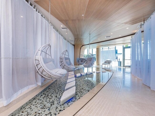 Building Photo - 1000 Brickell Plaza