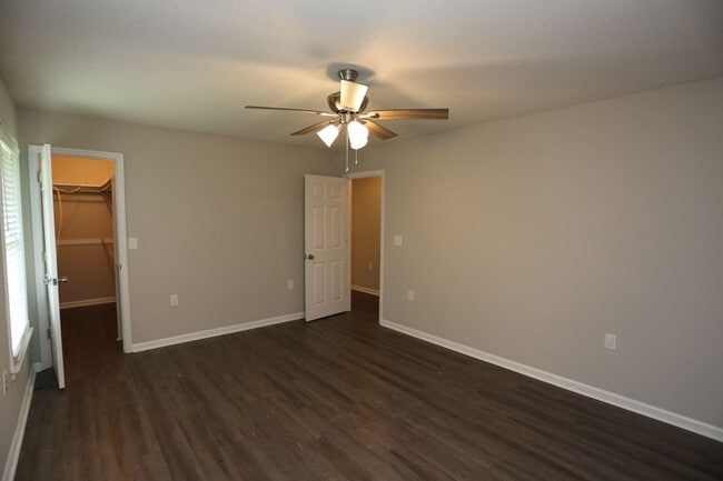 Building Photo - 203a Courtney Way
