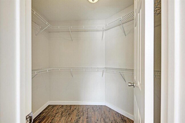 Building Photo - 2317 Friarcreek Loop