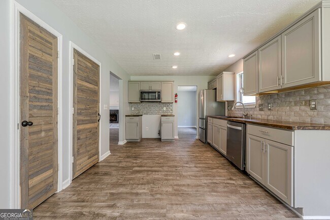 Building Photo - 5458 Winslow Crossing N