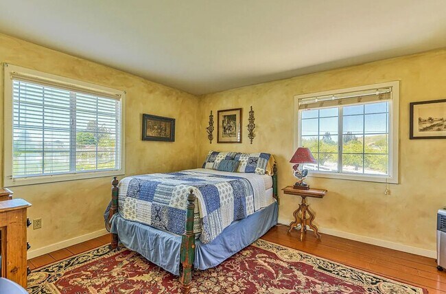 Building Photo - Beautiful Home in Chualar -with many ameni...