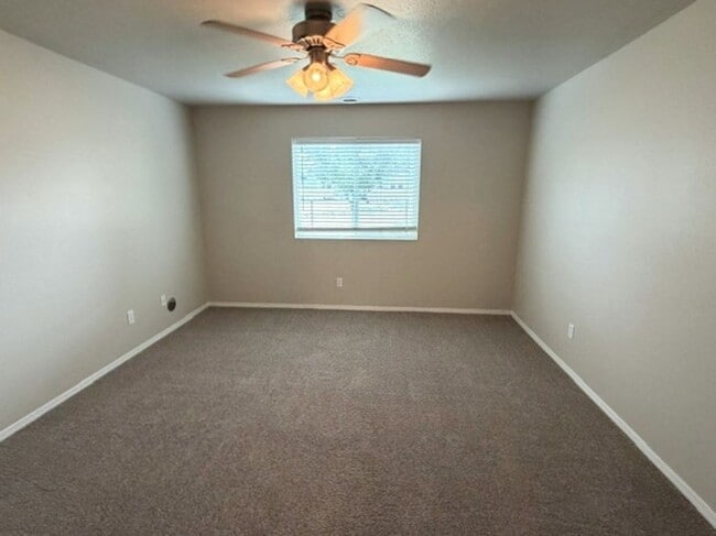 Building Photo - Beautiful 3 be 2 bath home with office in Meridian just off Locust Grove and Amity
