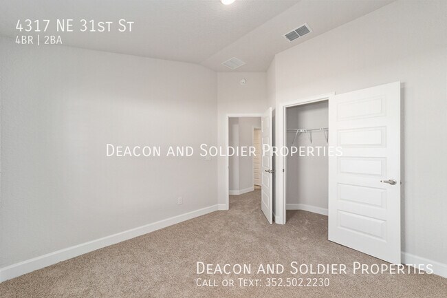 Building Photo - 4317 NE 31st St