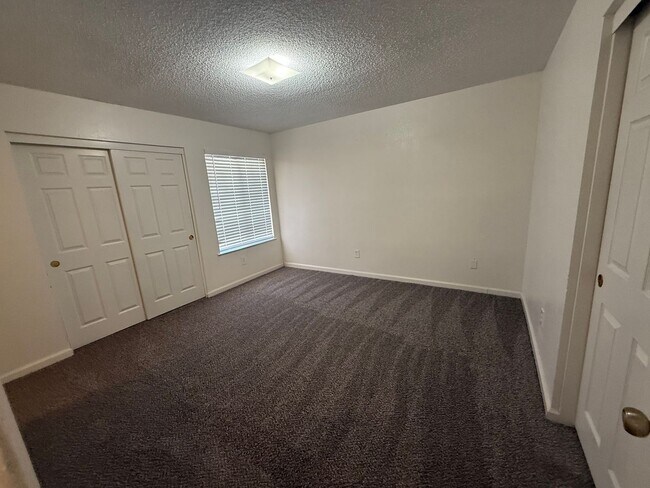 Building Photo - 20318 Thunderbird Rd