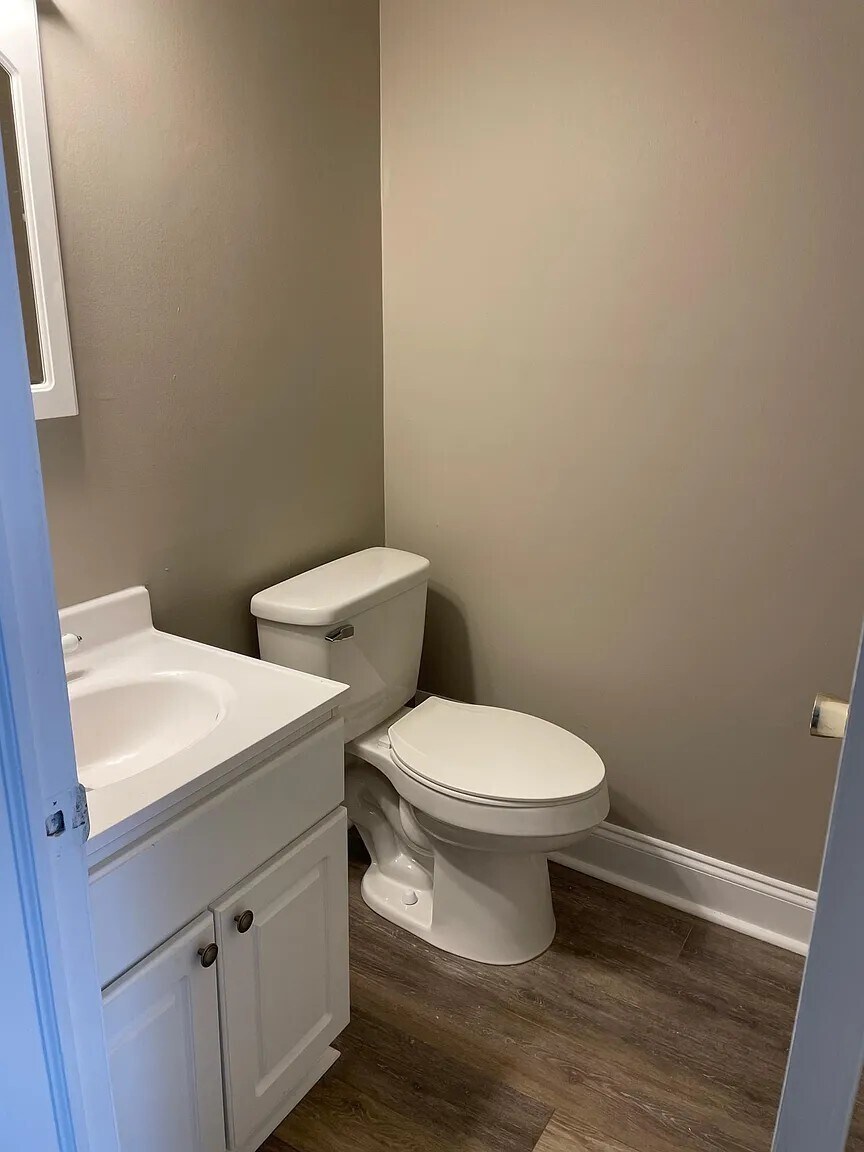 Building Photo - 1852 Mepkin Rd