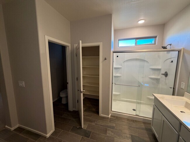 Building Photo - Three Bedroom Two Bath Home with A Den