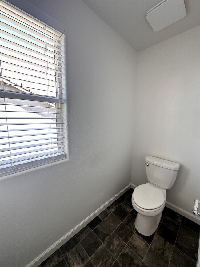 Building Photo - 2893 N Schneider Ave