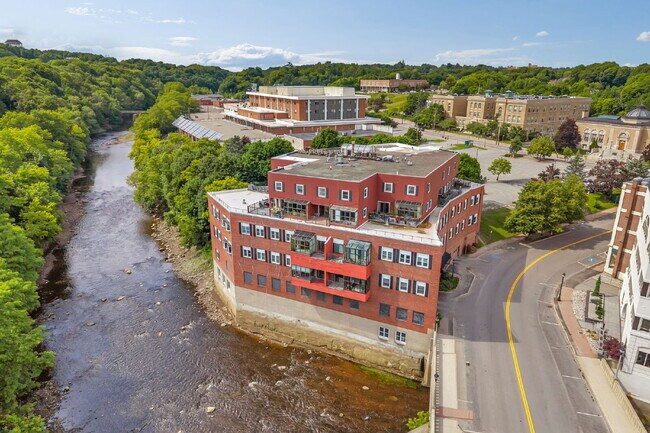 Building Photo - Luxury Condo for Rent – Franklin Place, Bangor