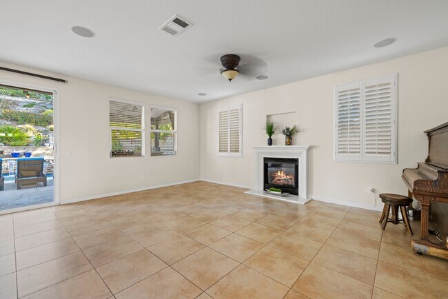 Building Photo - Luxurious 5-Bedroom Pool Home with Solar &...