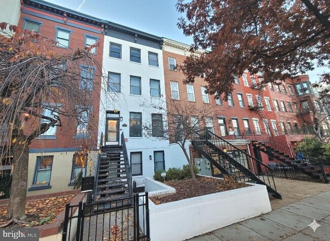 Building Photo - 1416 11th St NW