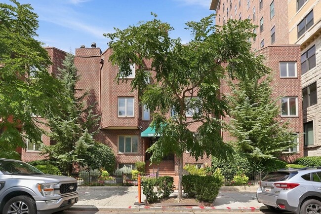 Building Photo - 1625 Q St NW