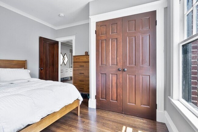 Building Photo - 81 Butler St