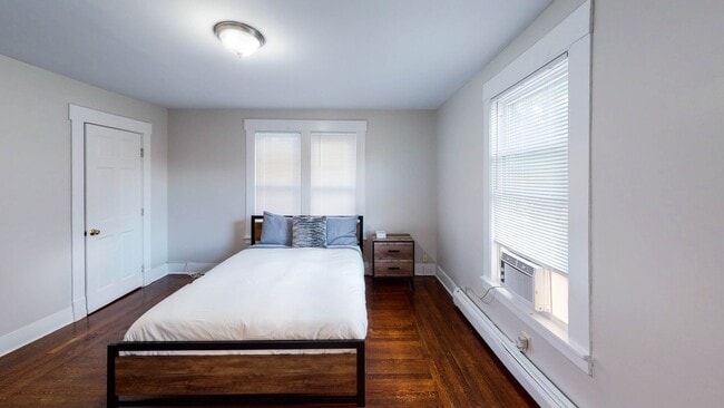 Building Photo - Charming and Spacious 5BD 2.5BA House in Beaver Hills!