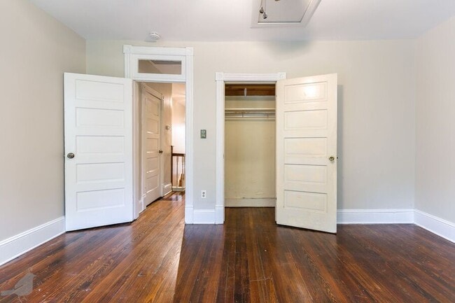 Building Photo - 337 14th St NE