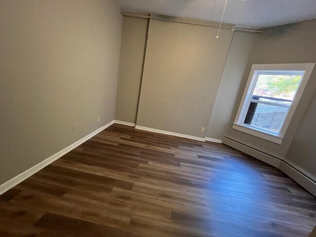 Building Photo - 1705 Sycamore St