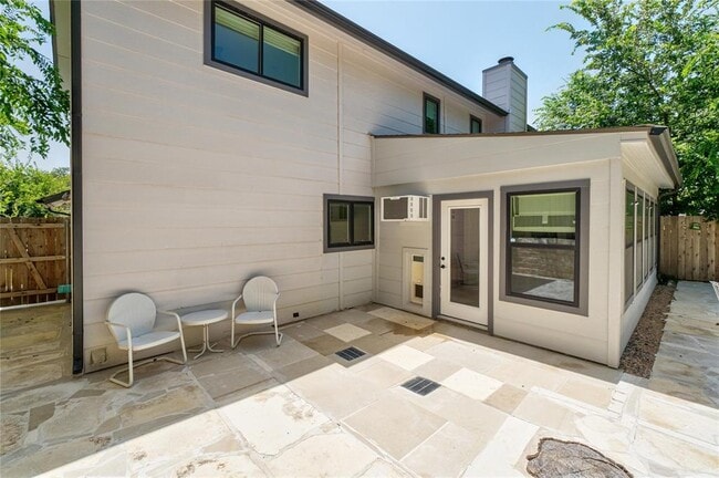 Building Photo - 7602 Banpass Ln