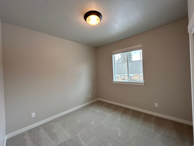 Building Photo - 2 Bedroom in the Luderman Crossing Community