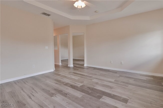 Building Photo - 10231 Tin Maple Dr