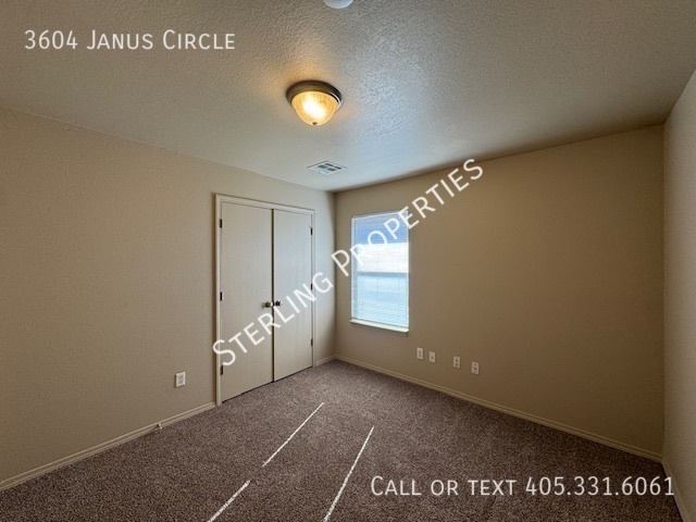 Building Photo - 3604 Janus