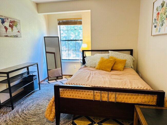 Building Photo - 22689 Cedar Pines Ave